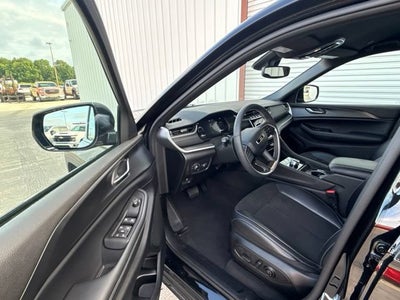 2024 Jeep Grand Cherokee L Altitude 4x2
