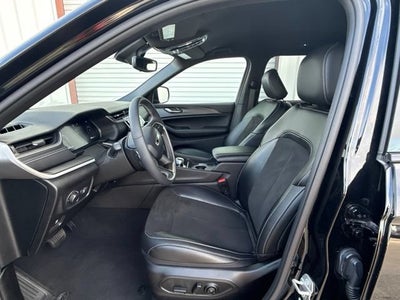 2024 Jeep Grand Cherokee L Altitude 4x2