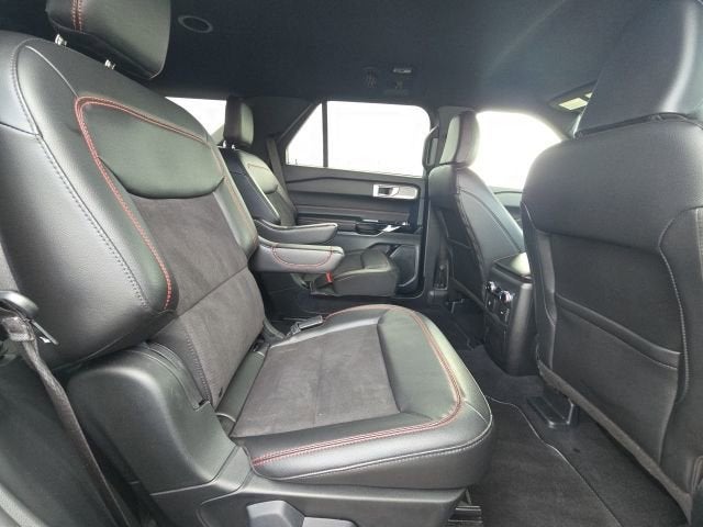 2024 Ford Explorer ST-Line