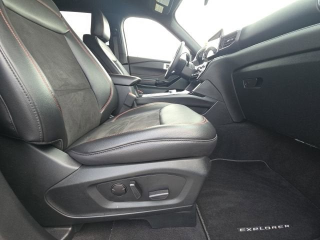 2024 Ford Explorer ST-Line