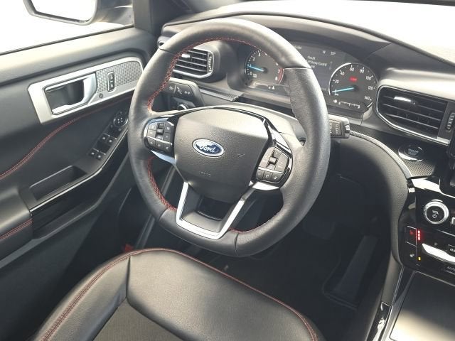 2024 Ford Explorer ST-Line
