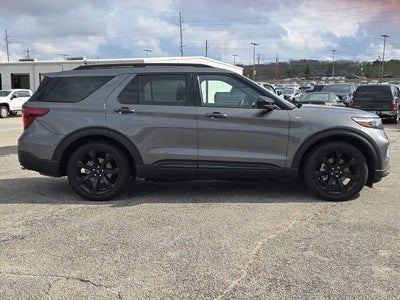 2024 Ford Explorer ST-Line