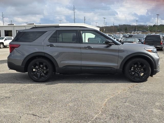 2024 Ford Explorer ST-Line