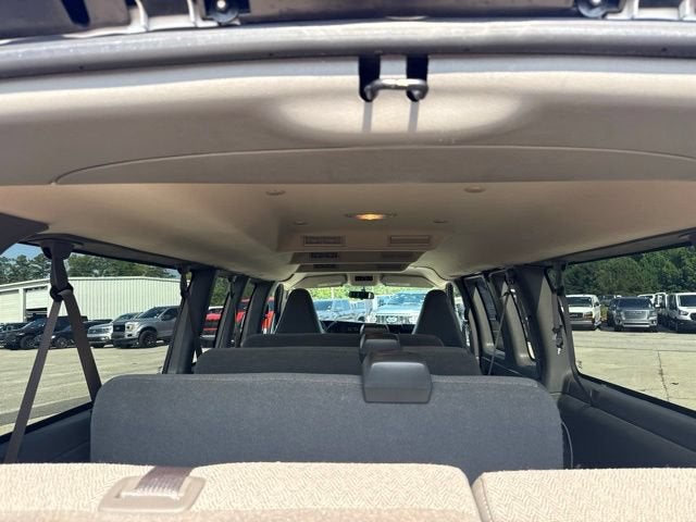 2025 Chevrolet Express Passenger 1LS