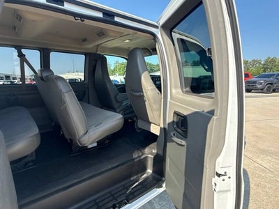 2025 Chevrolet Express Passenger 1LS