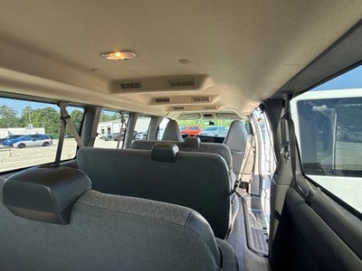 2025 Chevrolet Express Passenger 1LS
