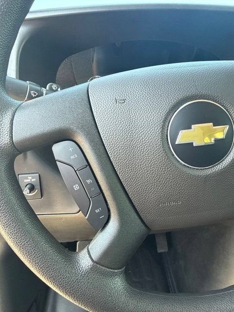 2025 Chevrolet Express Passenger 1LS