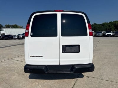 2025 Chevrolet Express Passenger 1LS