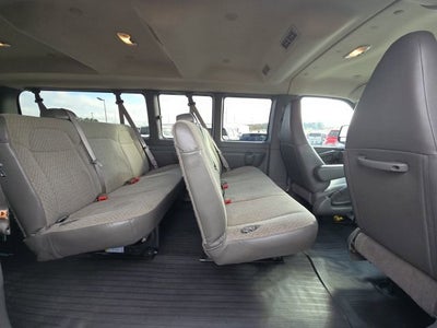 2025 Chevrolet Express Passenger 3500 1LS