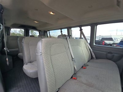 2025 Chevrolet Express Passenger 3500 1LS