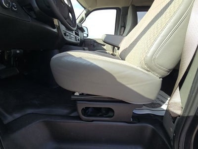 2025 Chevrolet Express Passenger 3500 1LS