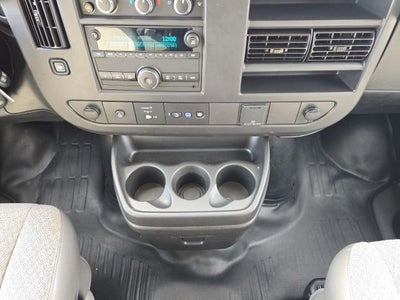 2025 Chevrolet Express Passenger 3500 1LS