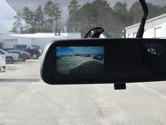 2025 Chevrolet Express Passenger 3500 1LS