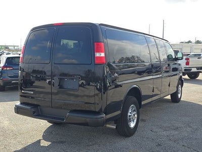 2025 Chevrolet Express Passenger 3500 1LS