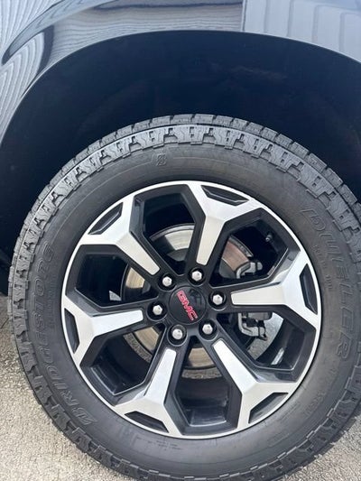 2025 GMC Yukon XL AT4