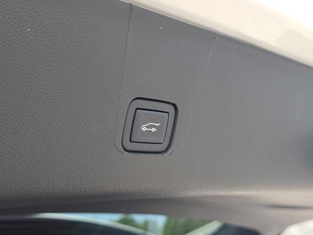 2023 CHEV TRAV NA