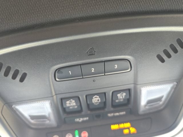2023 CHEV TRAV NA