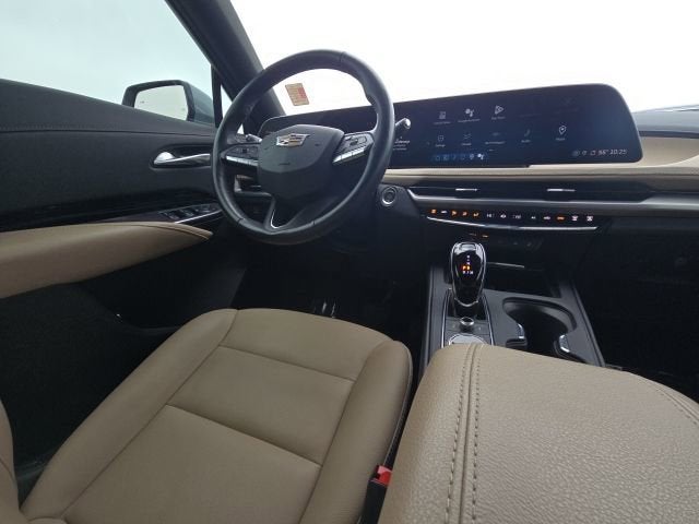 2024 Cadillac XT4 Luxury