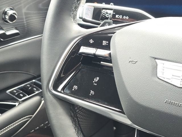 2024 Cadillac LYRIQ Luxury 1