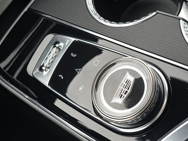 2024 Cadillac LYRIQ Luxury 1