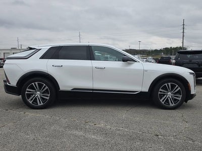 2024 Cadillac LYRIQ Luxury 1