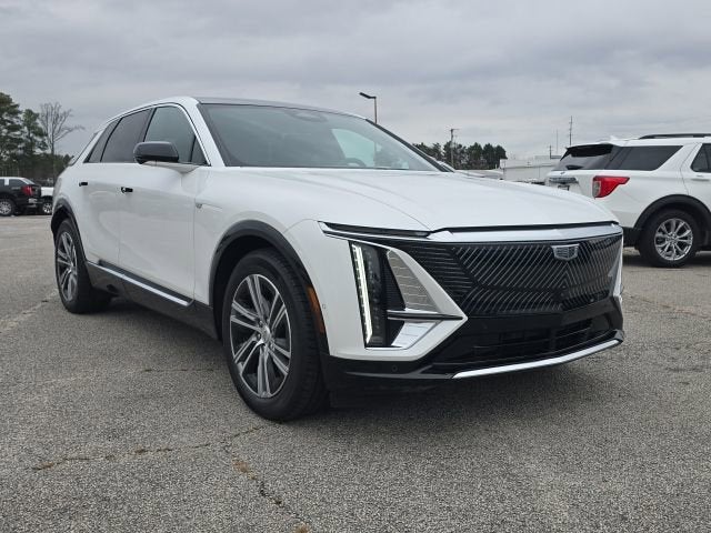 2024 Cadillac LYRIQ Luxury 1