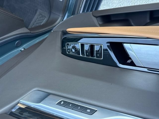 2025 Cadillac Escalade ESV Premium Luxury