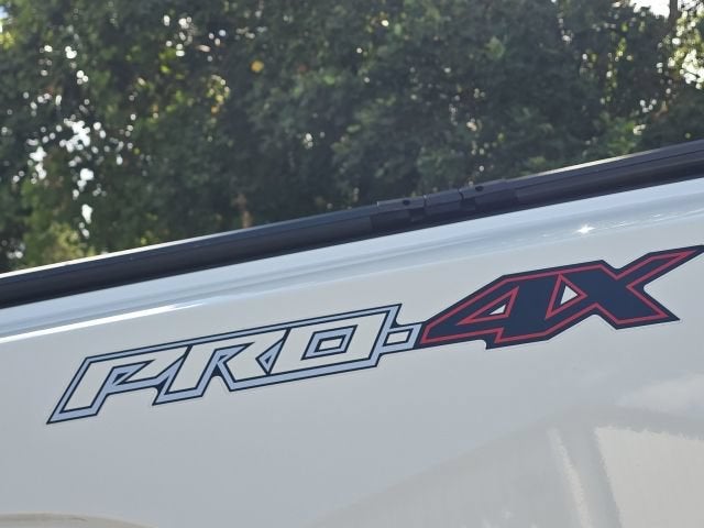 2022 Nissan Frontier Crew Cab PRO-4X 4x4