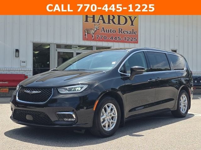 2023 Chrysler Pacifica Touring L's photo