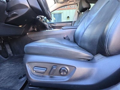 2022 Toyota Camry Hybrid XLE