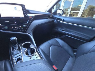 2022 Toyota Camry Hybrid XLE