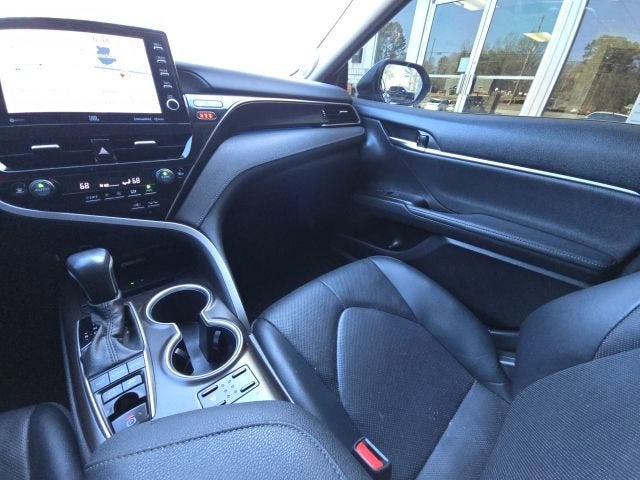 2022 Toyota Camry Hybrid XLE