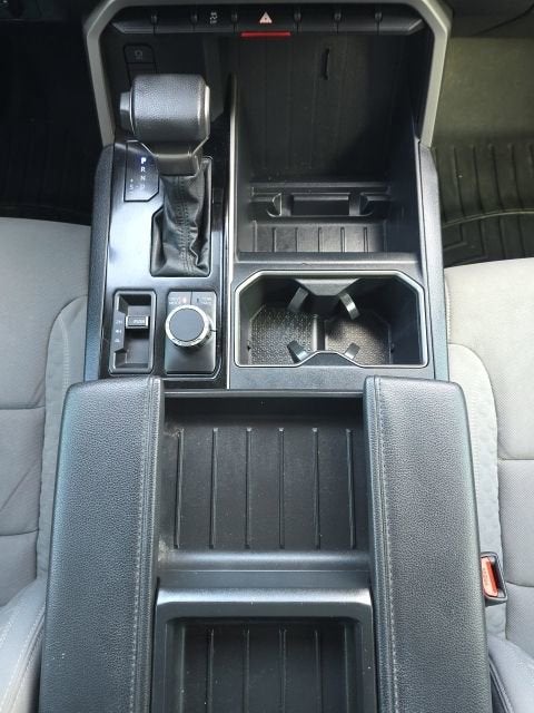 2022 Toyota Tundra 4WD SR5