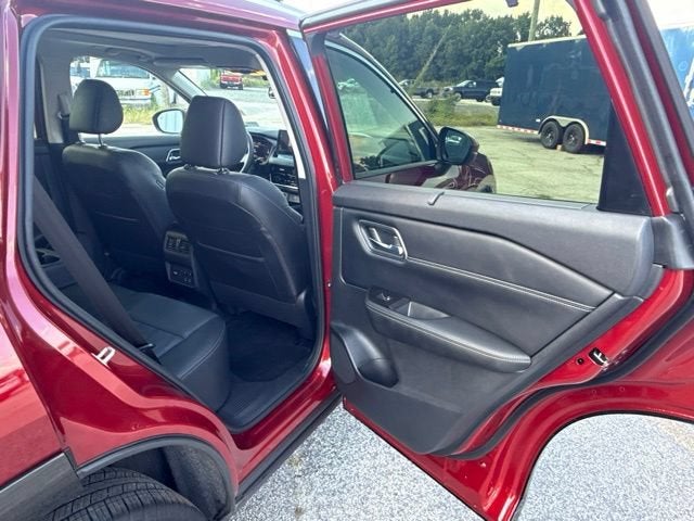 2025 Nissan Rogue Platinum FWD
