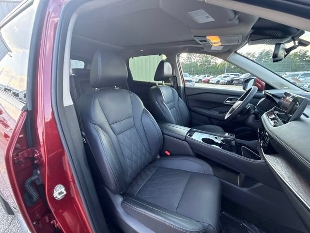 2025 Nissan Rogue Platinum FWD