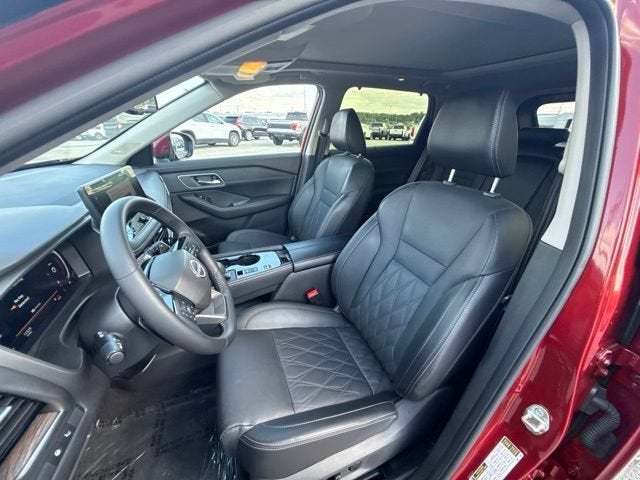2025 Nissan Rogue Platinum FWD