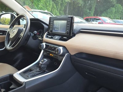 2019 Toyota RAV4 XLE Premium
