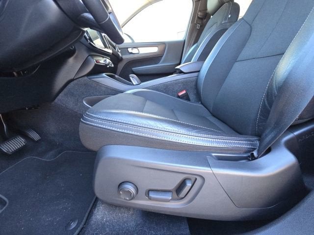 2020 Volvo XC40 Momentum