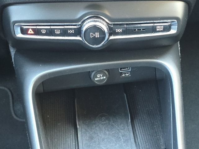 2020 Volvo XC40 Momentum