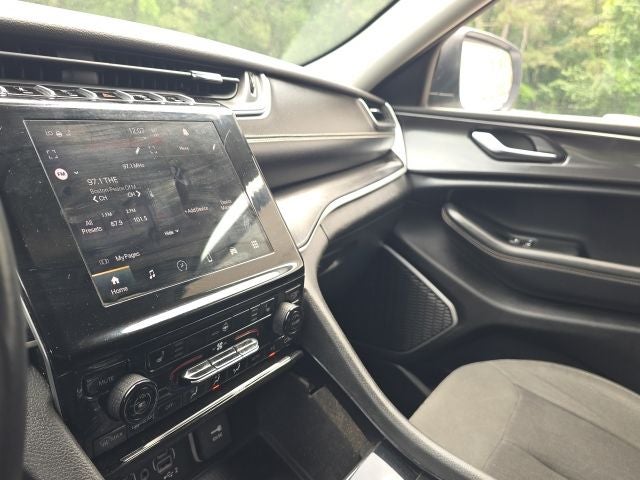 2022 Jeep Grand Cherokee L Laredo