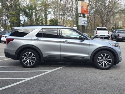 2023 Ford Explorer ST-Line