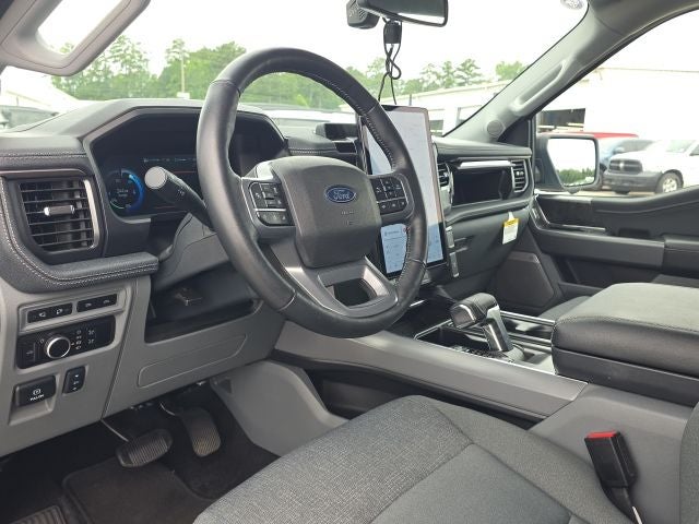 2024 Ford F-150 Lightning Flash