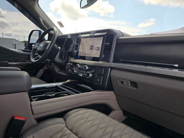 2025 Ford F-350SD Platinum