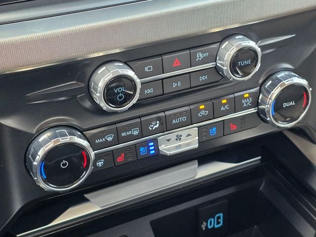 2025 Ford F-350SD Platinum