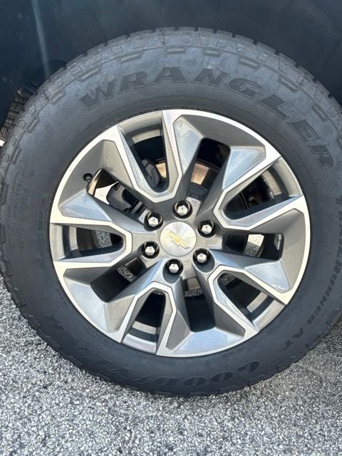 2023 Chevrolet Silverado 1500 LT LT1