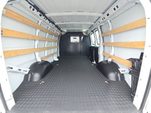 2025 Chevrolet Express 2500 Work Van Cargo