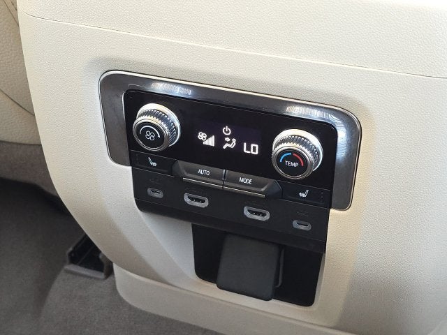 2024 GMC Yukon XL Denali - Photo 19