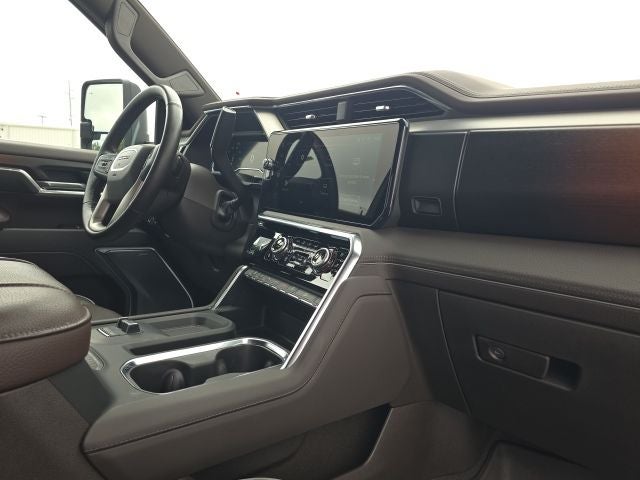 2025 GMC Sierra 2500HD Denali