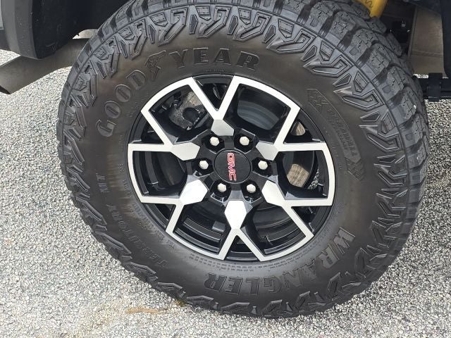 2023 GMC Canyon AT4X