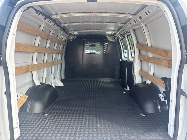 2025 GMC Savana 2500 Work Van